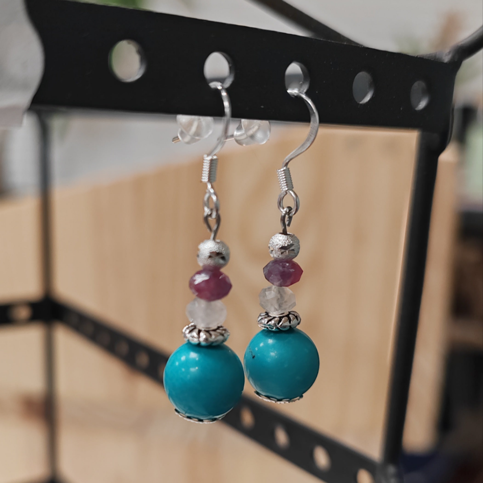 Stainless steel earrings with natural stones