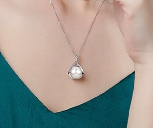 Mother's Day Jewelry, Teardrop Pendant Necklaces with Natural Freshwater Pearls