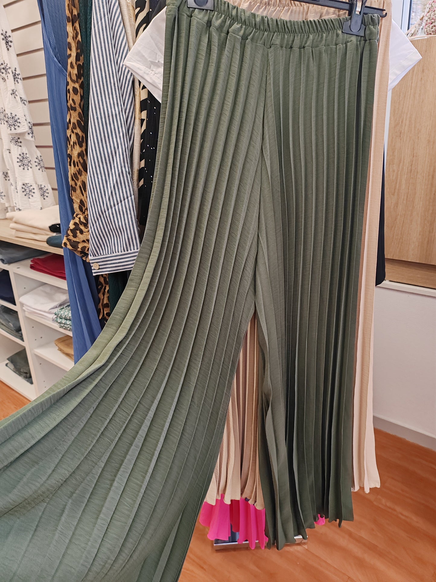 Jupe culotte plissée Vogue N°8