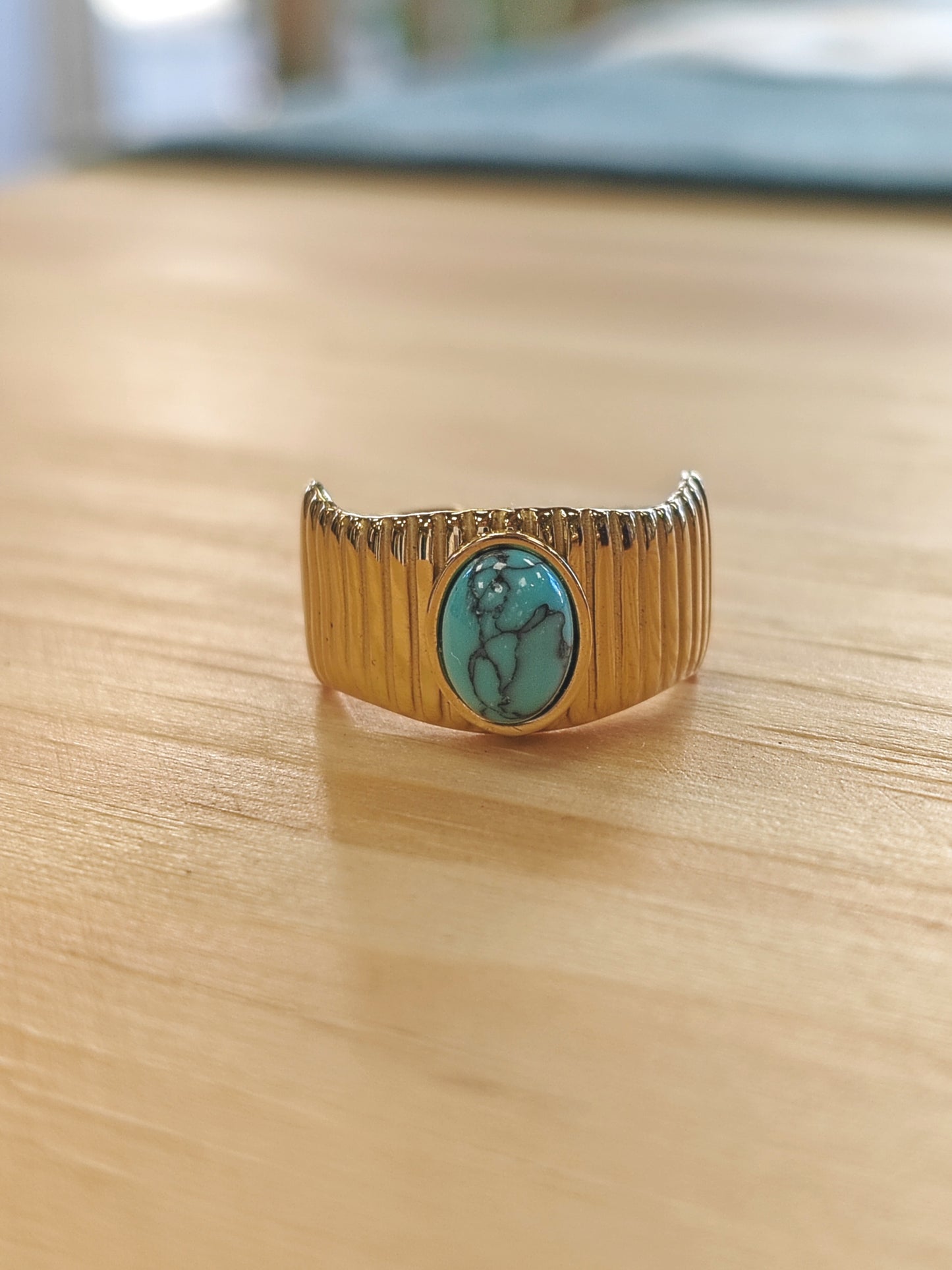 Adjustable stainless steel ring with natural stone