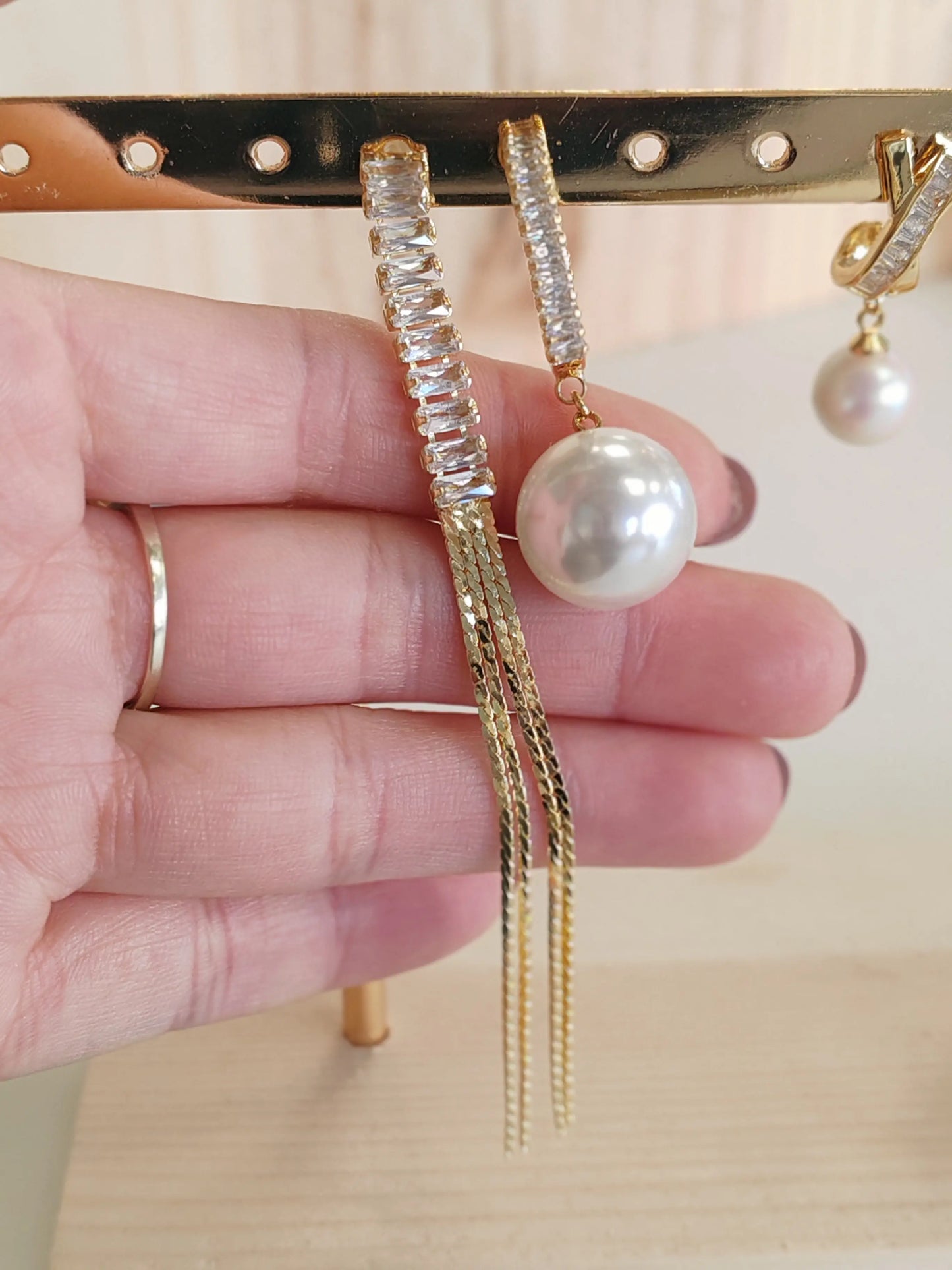 Boucles d'oreilles dépareillées et asymétriques Vogue N°8