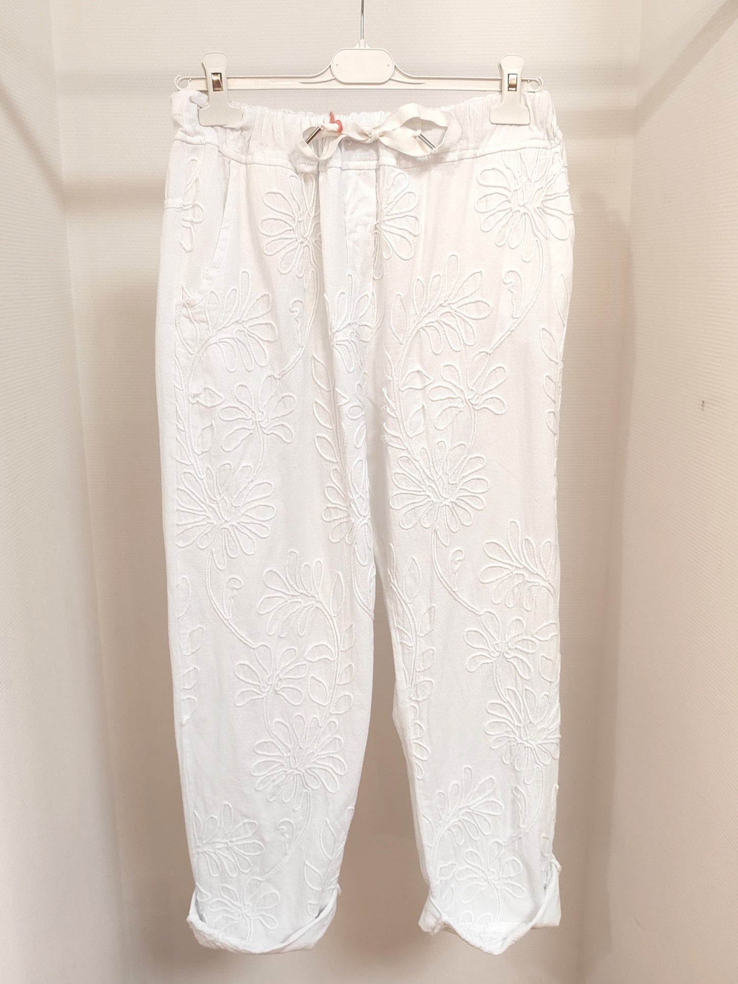 Cotton flower embroidered pants