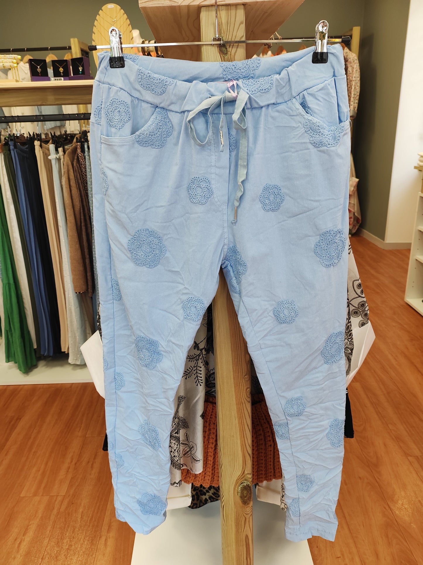 Pantalon en viscose Vogue N°8