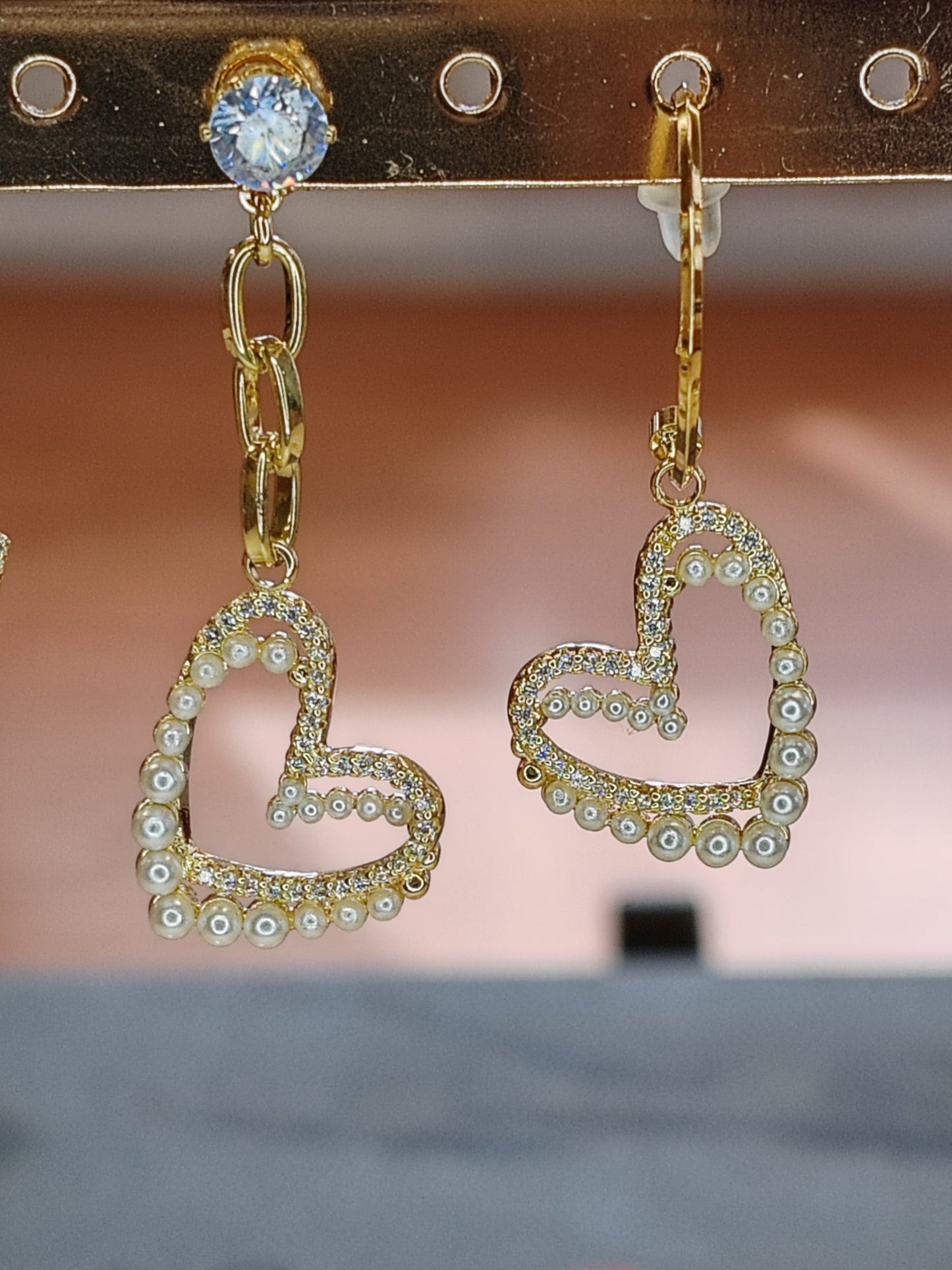 Boucles d'oreilles dépareillées et asymétriques Vogue N°8