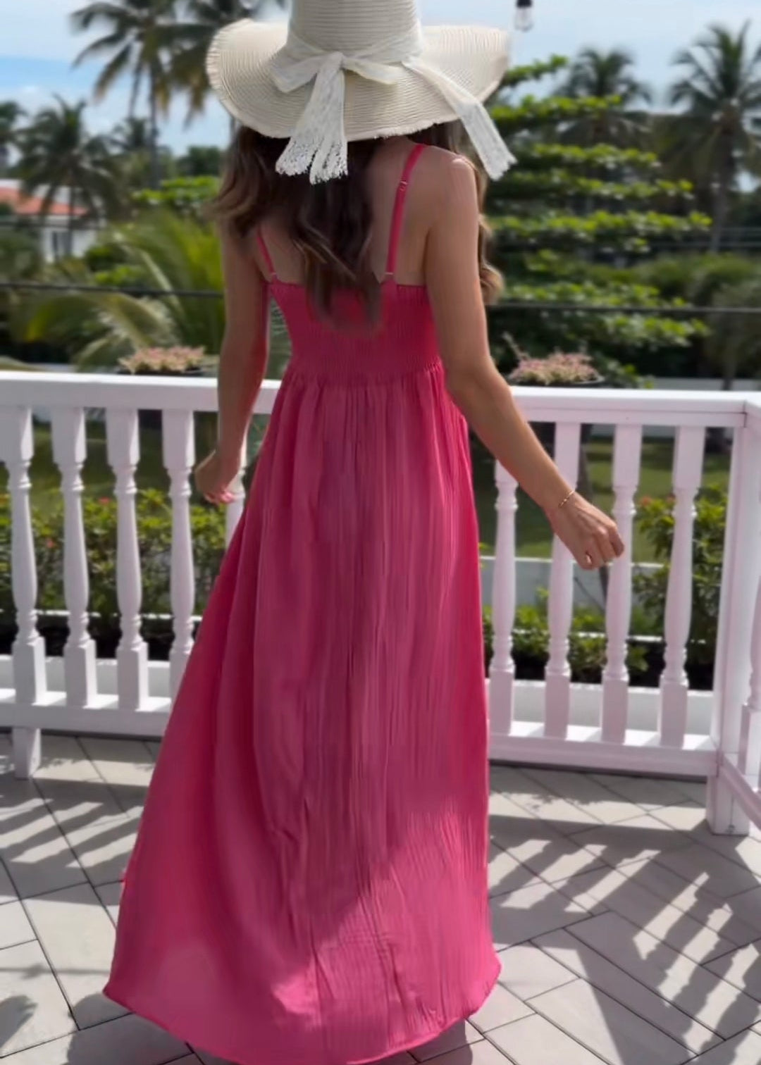 Robe FUCHSIA longue col V avec fines bretelles