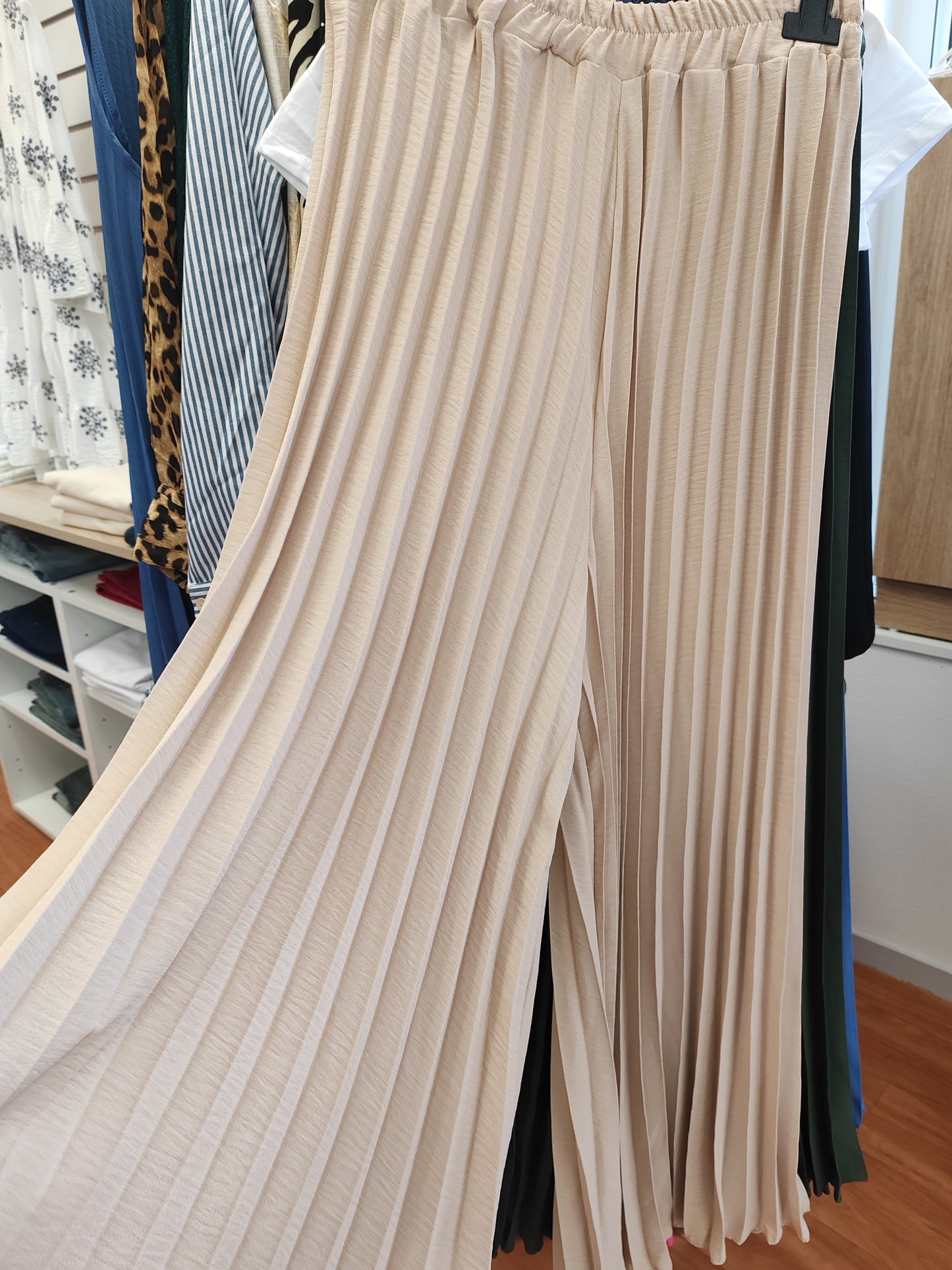 Pleated culottes skirt