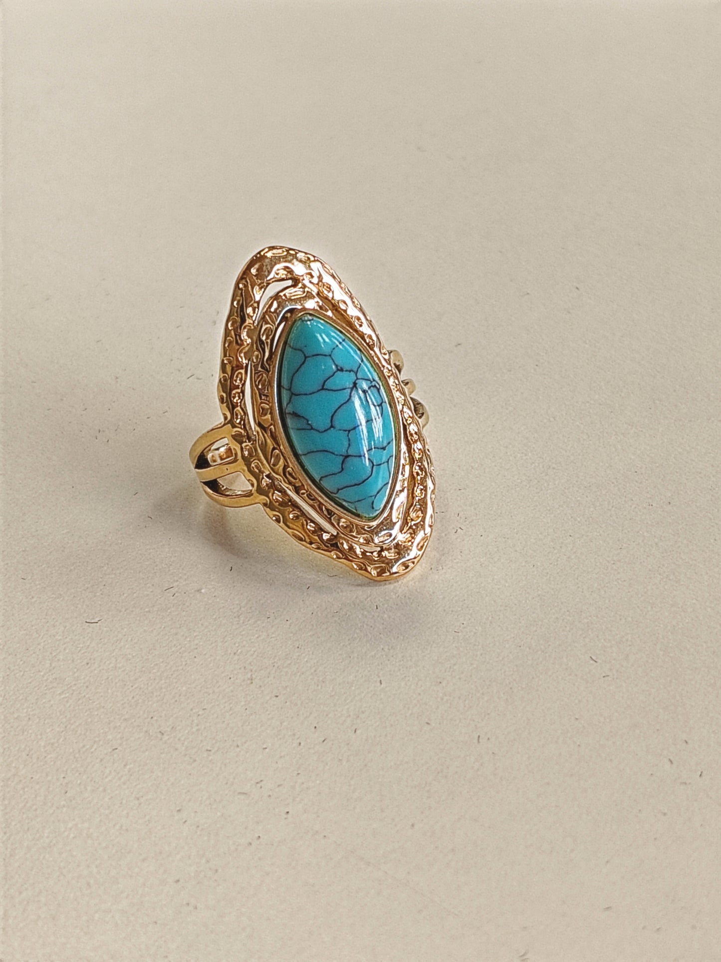 Adjustable stainless steel ring with natural stone