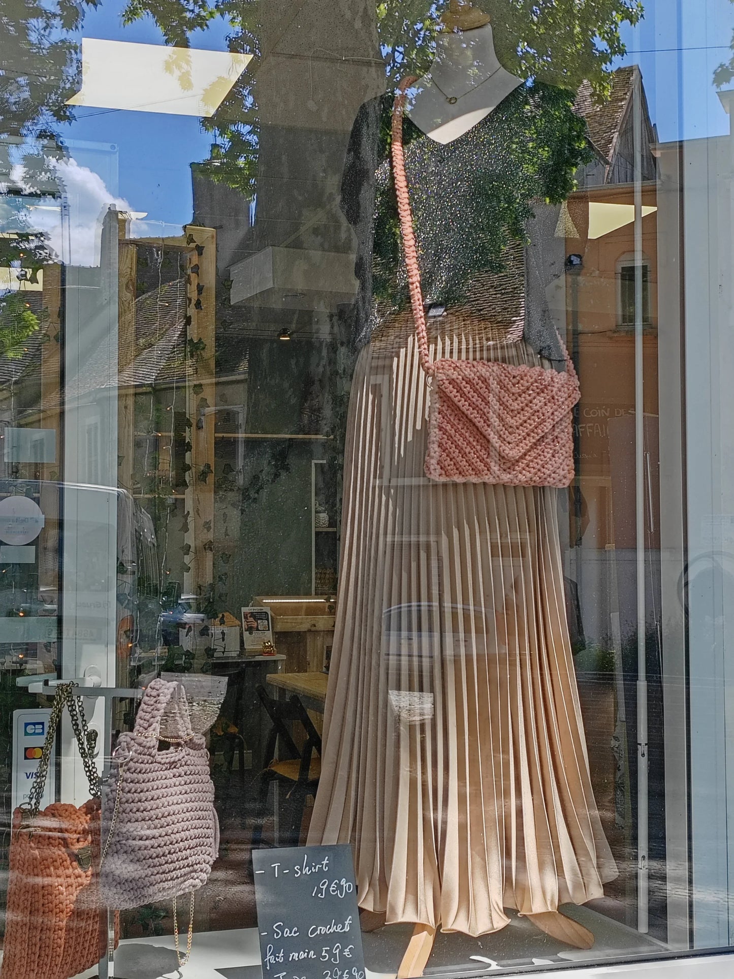 {{ file.title }} - Vogue N°8