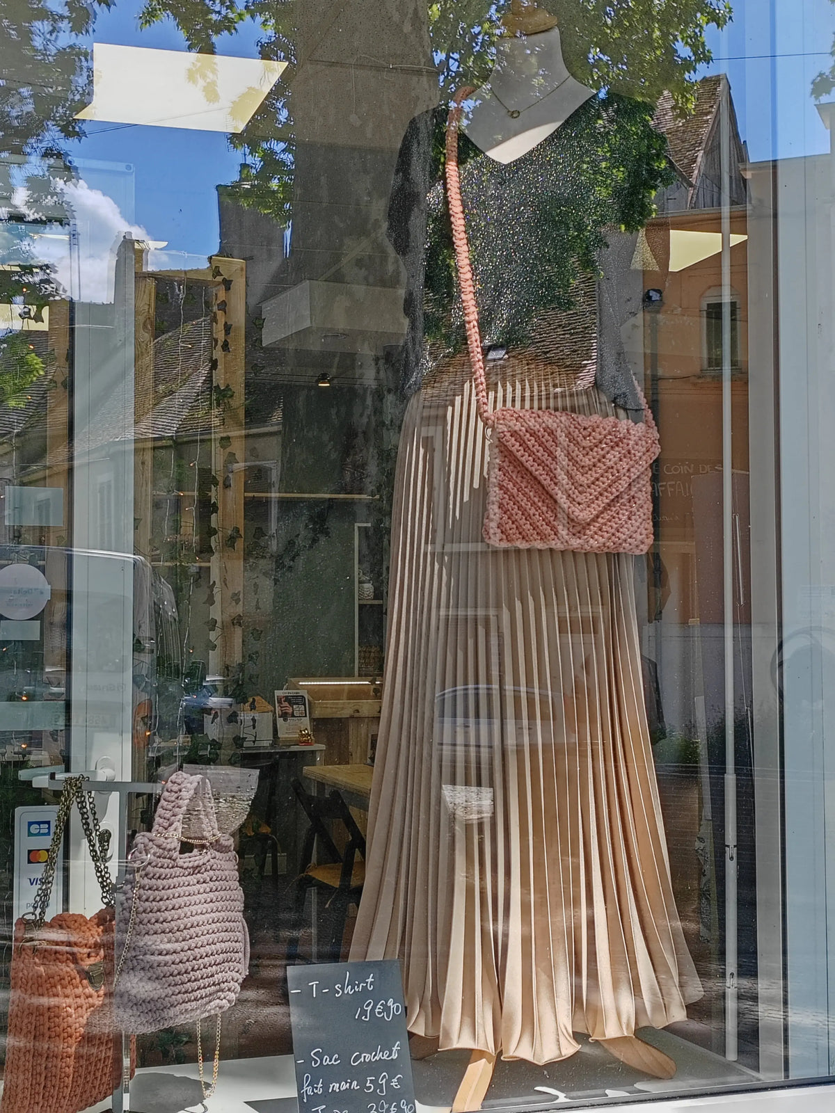 {{ file.title }} - Vogue N°8