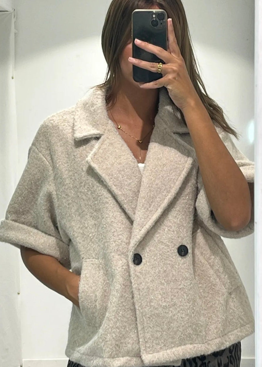 Veste à manches courtes en couleur beige – Élégance légère pour toutes les saisons Vogue N°8