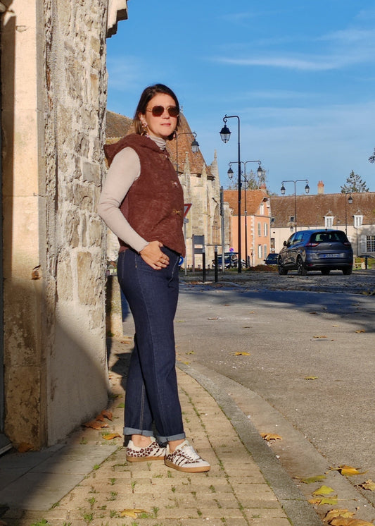 Gilet effet moutons sans manche choco/écru By Clara