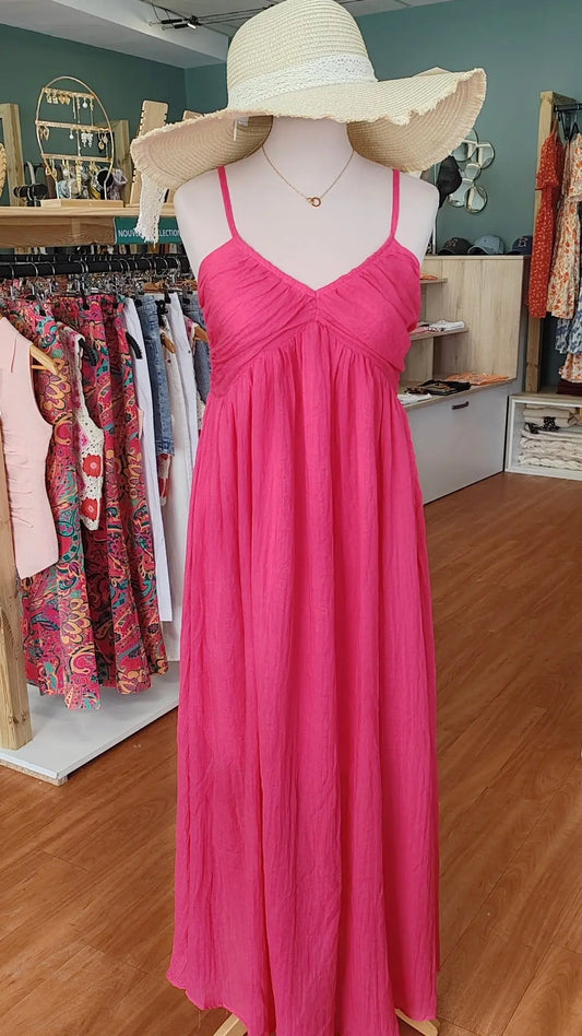 Robe FUCHSIA longue col V avec fines bretelles Vogue N°8