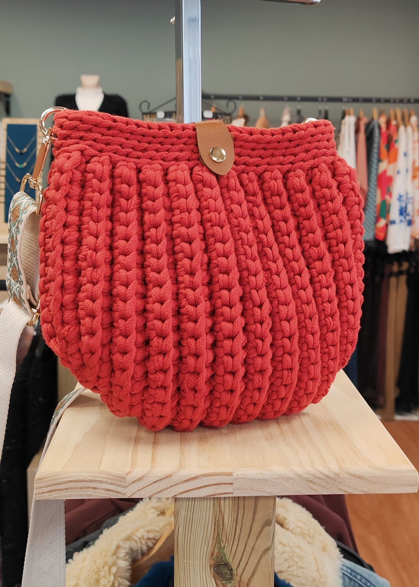 Sac à main au crochet Rouge Vogue N°8