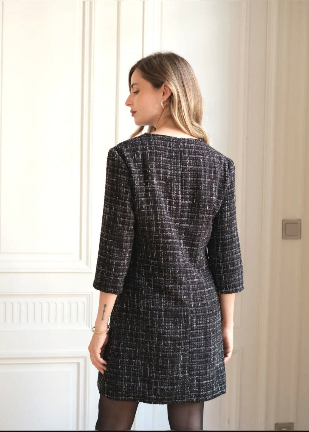 Robe noire droite avec grand noeud Vogue N°8