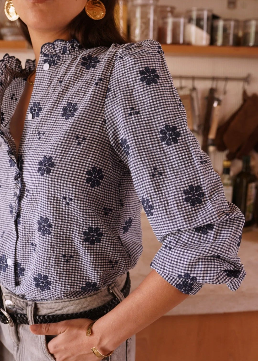 Blouse à broderies florales