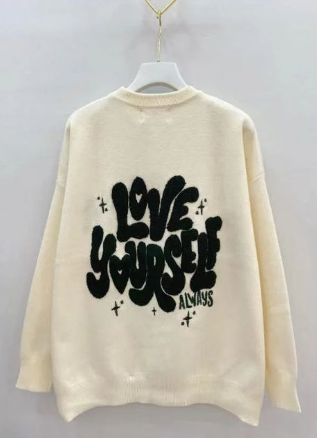 Sweat brodé LOVE YOURSELF – Sweat à patchs femme, message positif, broderie tendance Ky Création