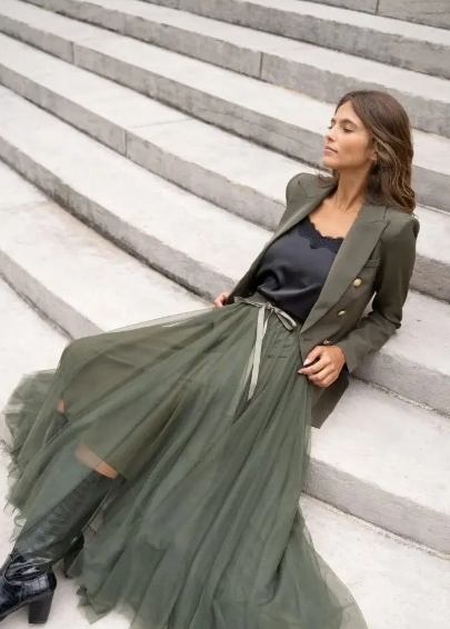 Jupe en tulle kaki – Élégante, féminine et tendance Vogue N°8
