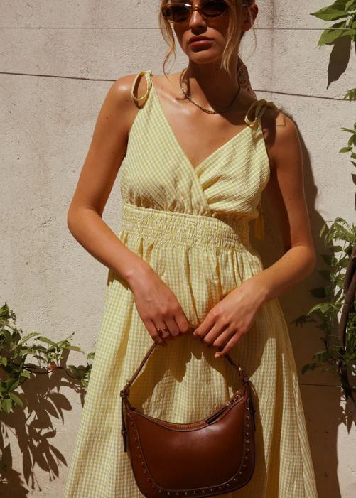 Robe midi jaune pastel avec bretelles fines