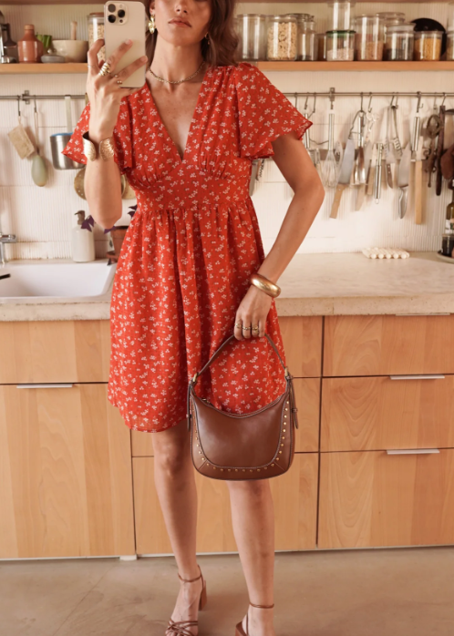 Robe rouge courte imprimée à manches volantées