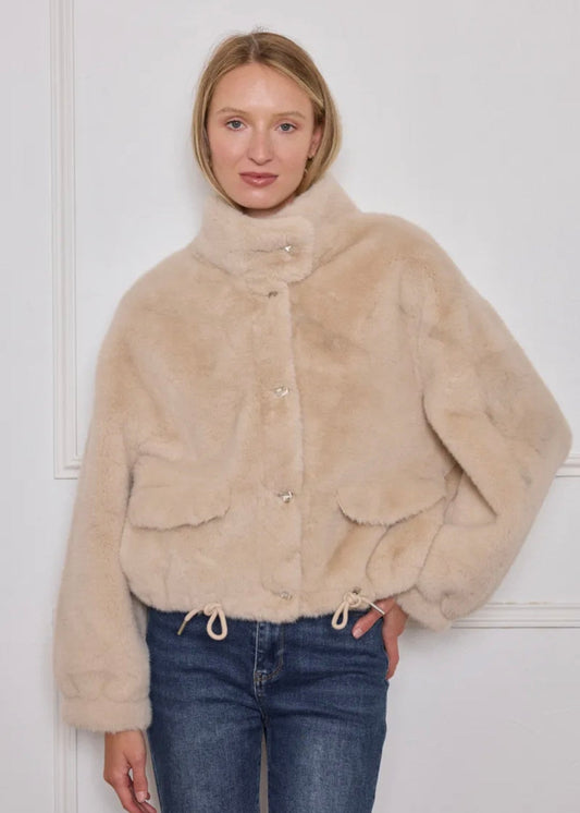 veste en fausse fourrure