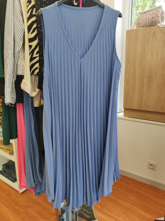Pleated dress for summer