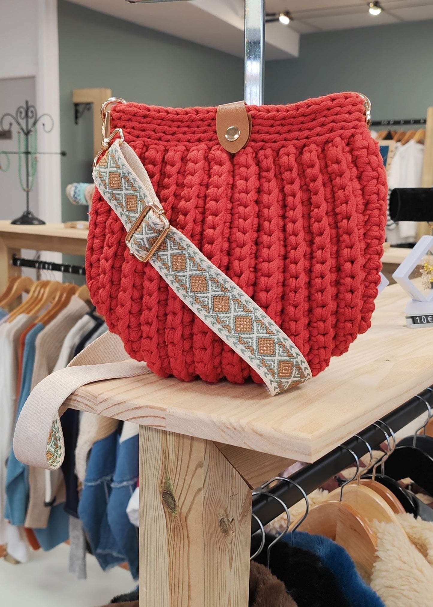 Sac à main au crochet Rouge Vogue N°8