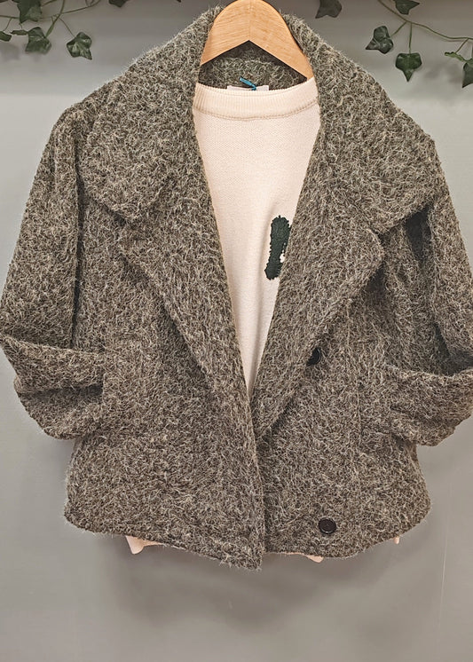 Veste en laine kaki à manches longues – Style naturel et chaleur élégante Vogue N°8