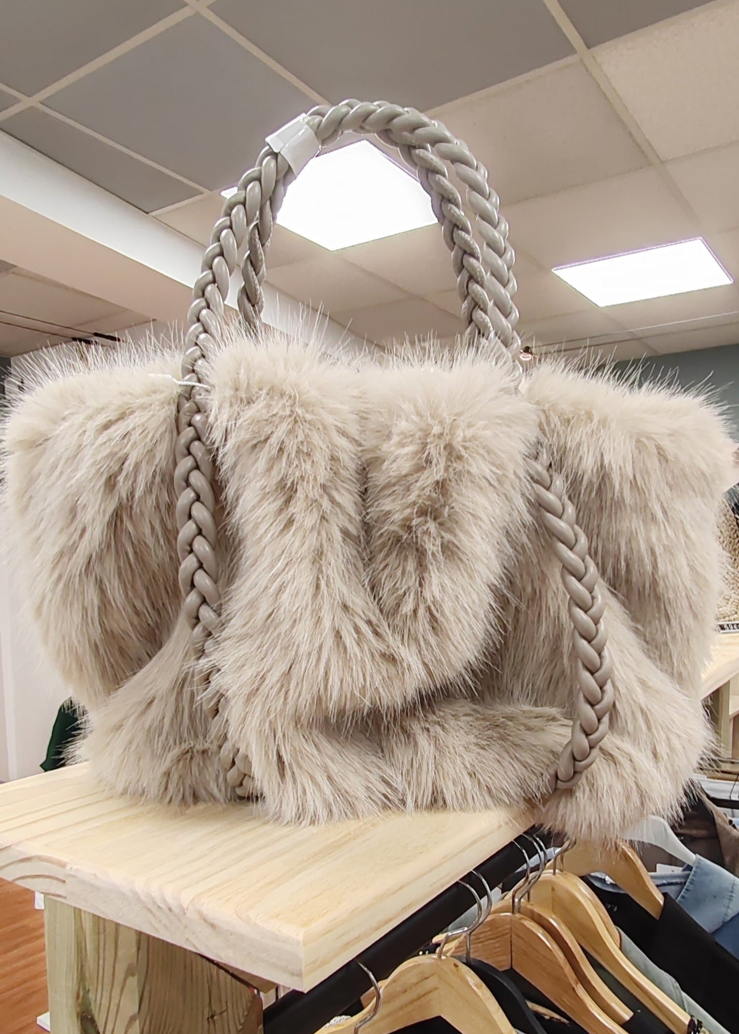 Sac à main en fausse fourrure