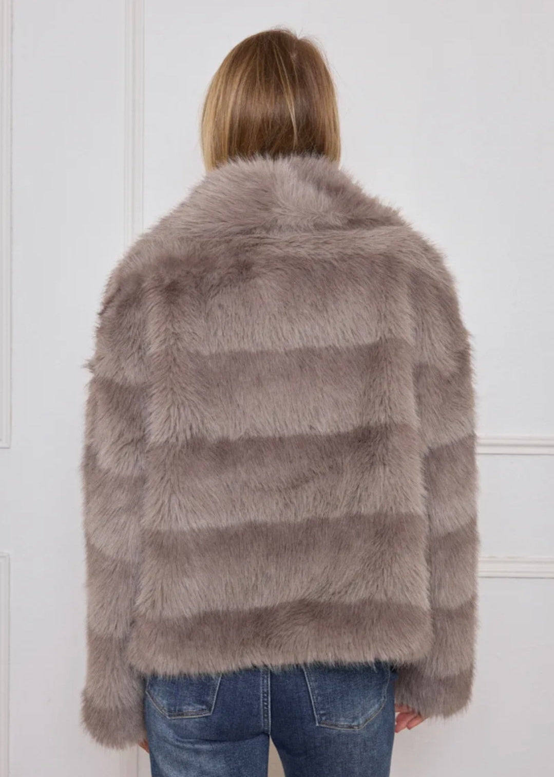 Veste en fausse fourrure femme-chic Vogue N°8