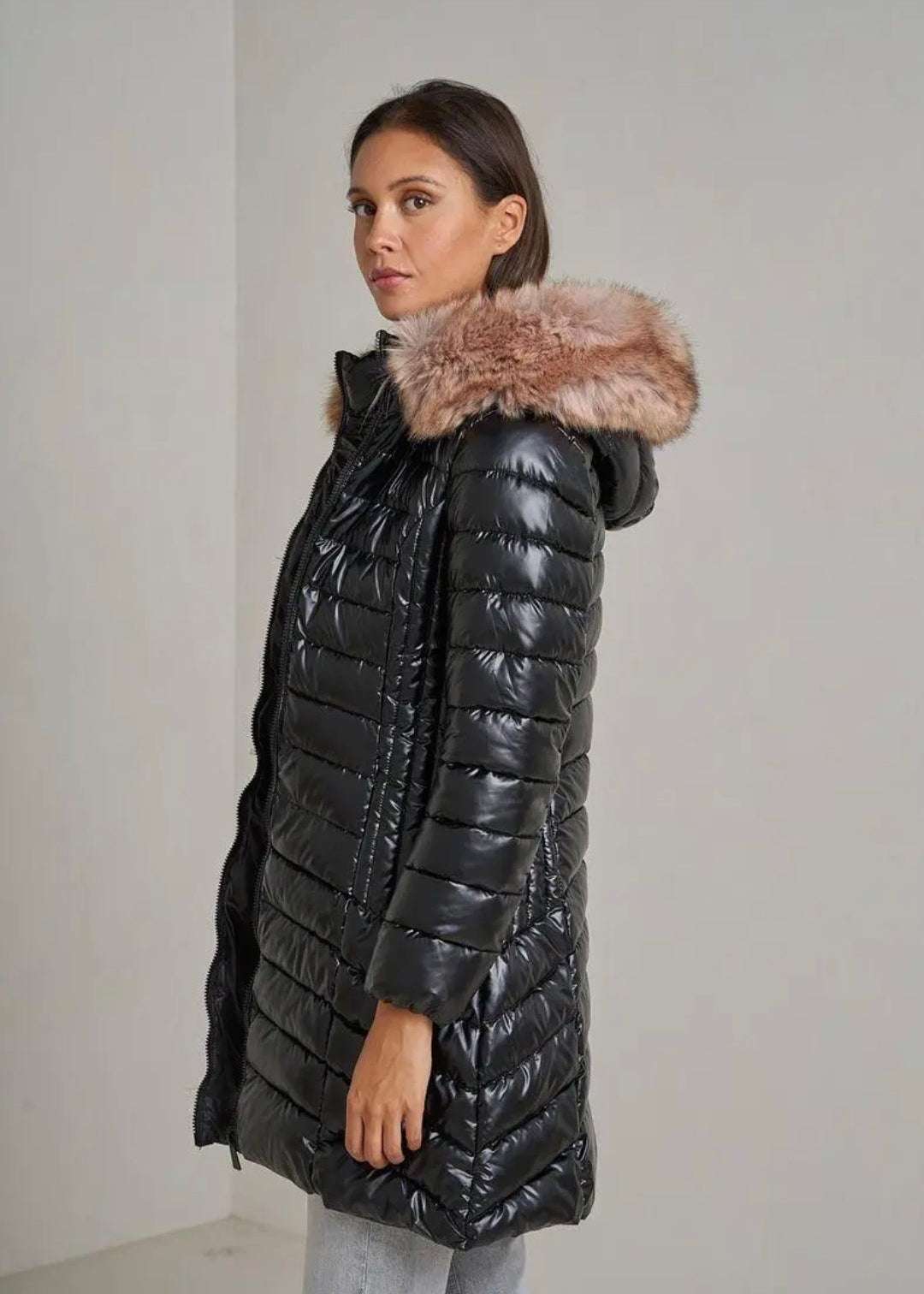 Doudoune cirée noire cintrée avec capuche – Doudoune femme élégante et imperméable Vogue N°8