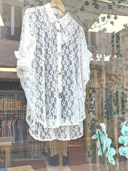 Chemise dentelle Vogue N°8