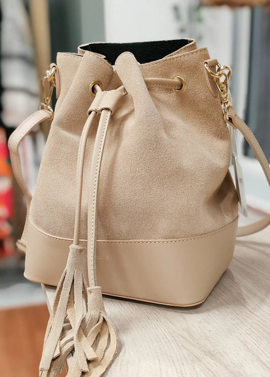 {{ file.title }} - Vogue N°8