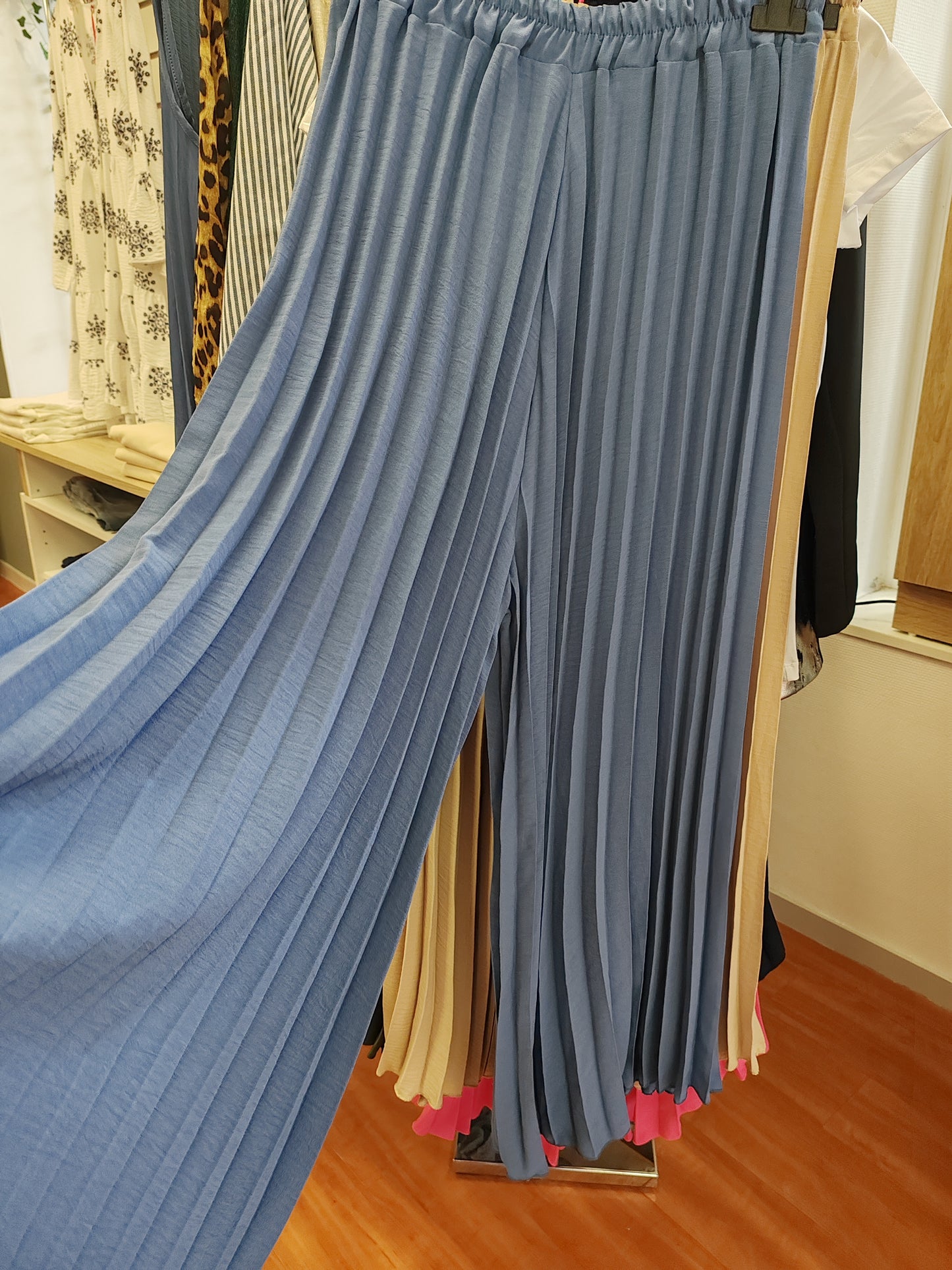 Pleated culottes skirt