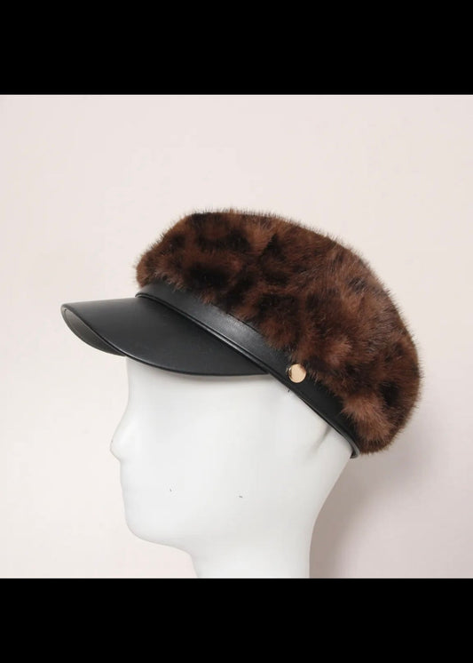 Casquette en fausse fourrure léopard