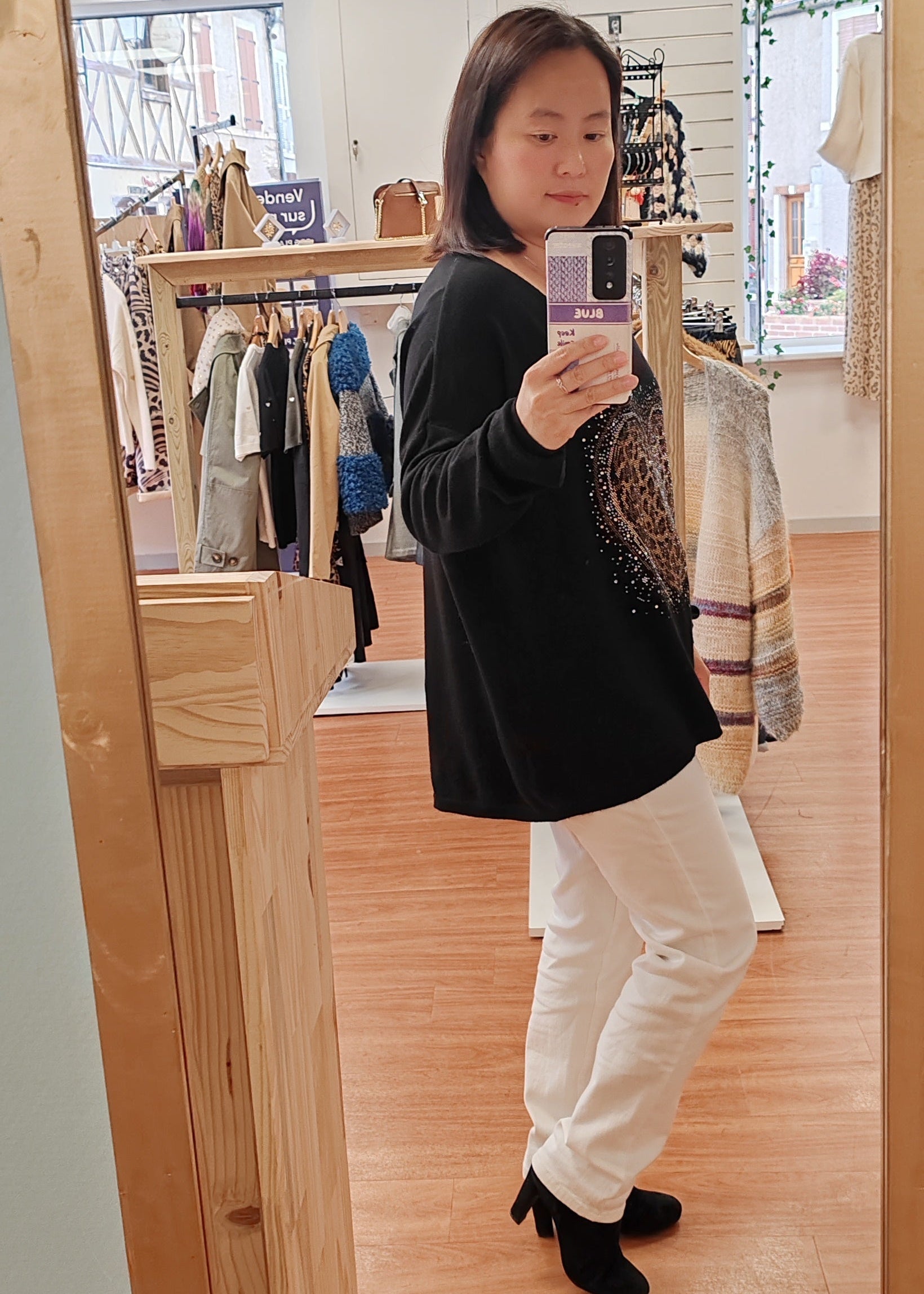 Pull Noir en maille à motif Coeur brillant Vogue N°8