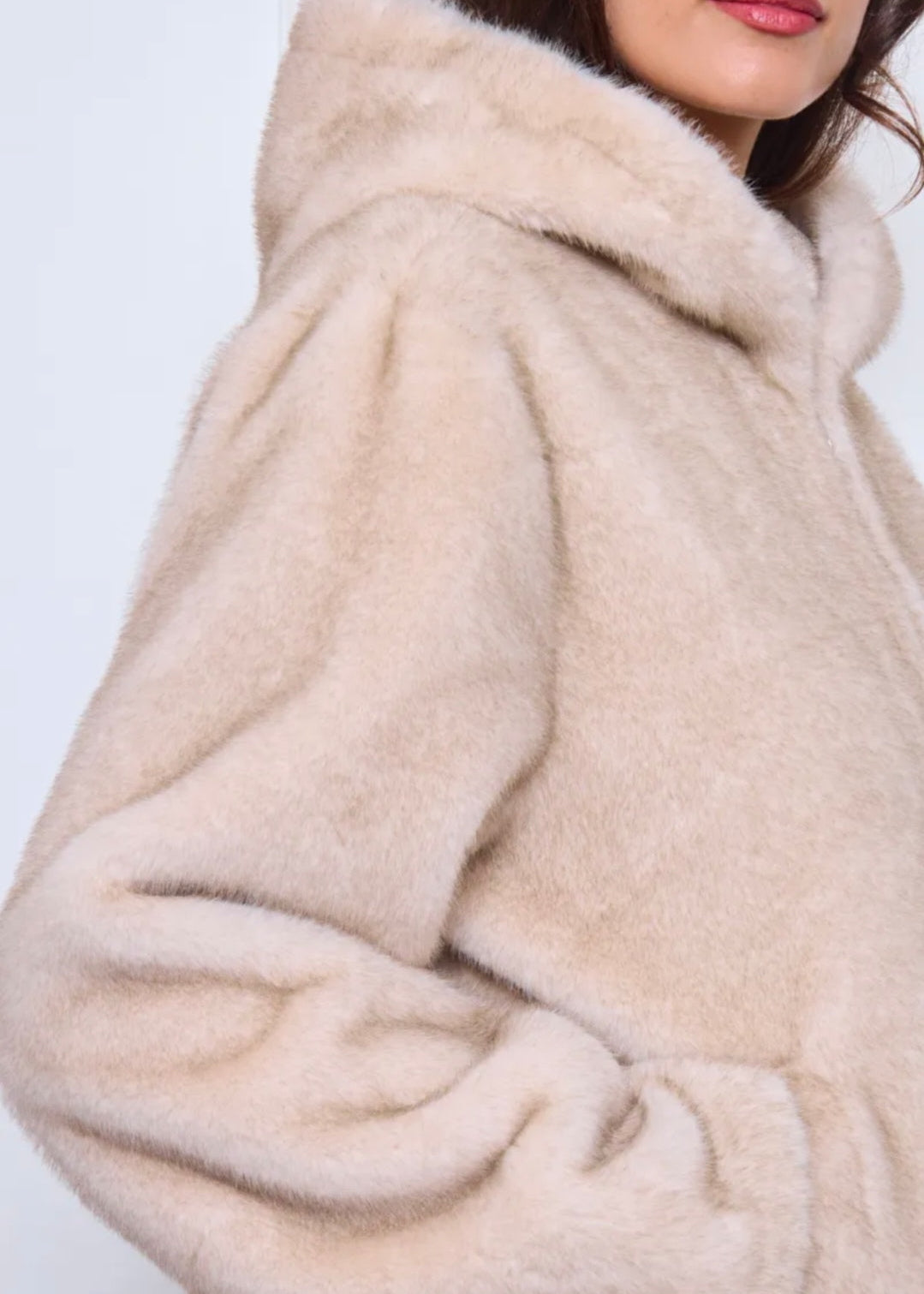 Veste en fausse fourrure femme Vogue N°8