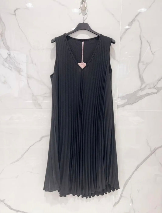 Pleated dress for summer