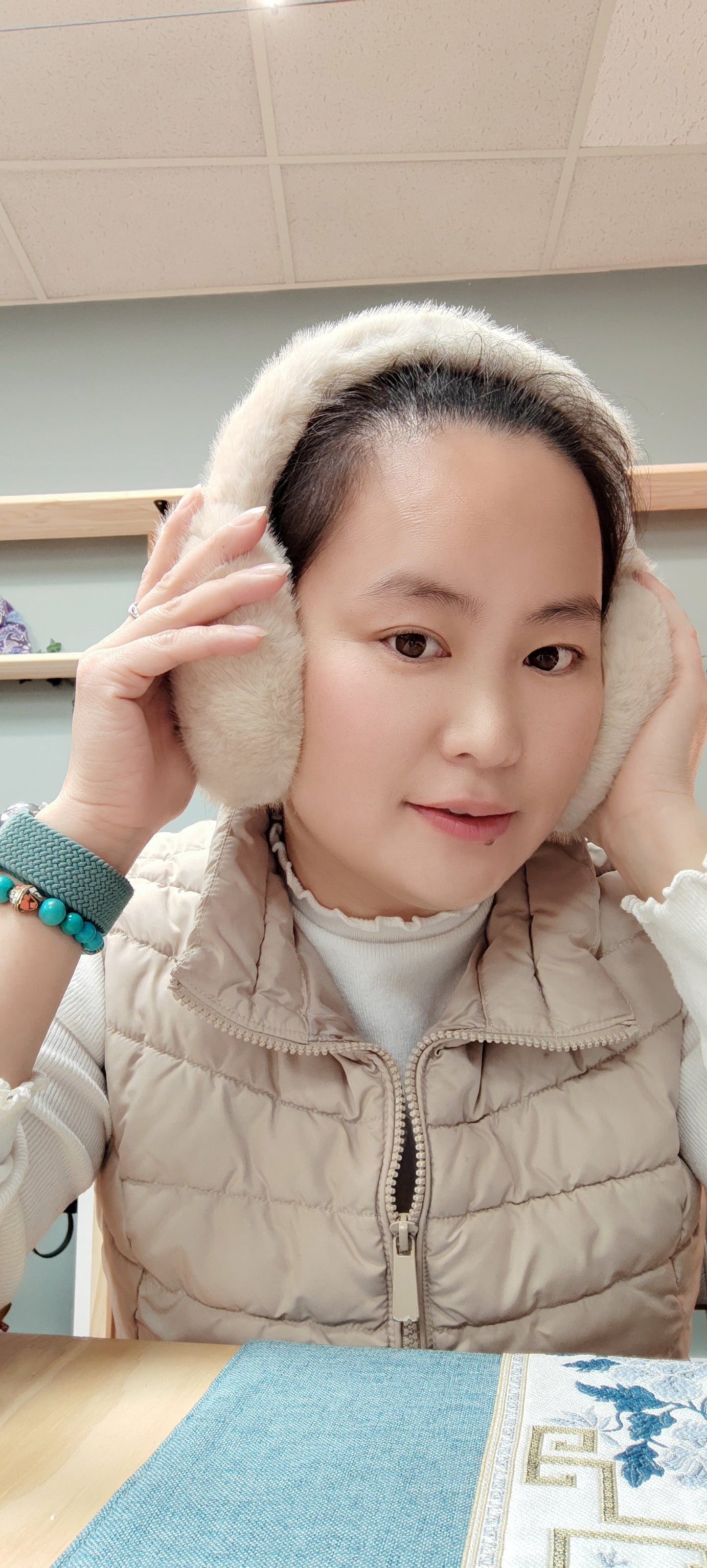 Cache oreilles en fausse fourrure Vogue N°8