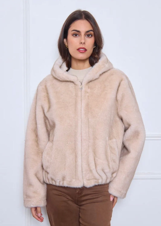 Veste en fausse fourrure femme Vogue N°8