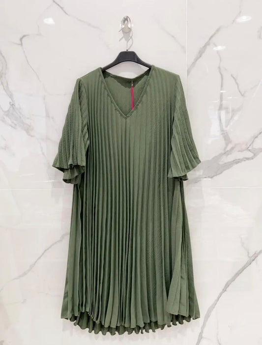 Short sleeve pleated dress for summer