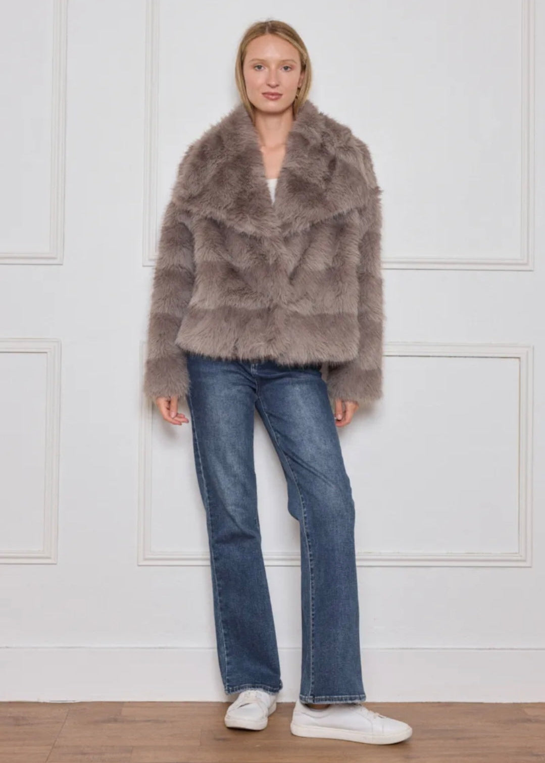 Veste en fausse fourrure femme-chic Vogue N°8