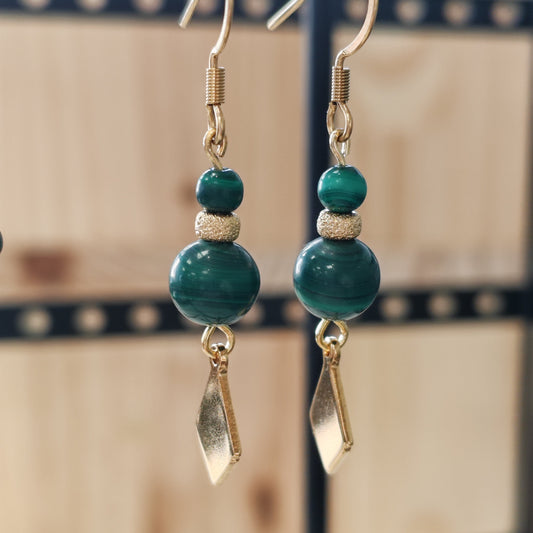 Stainless steel earrings with natural stones