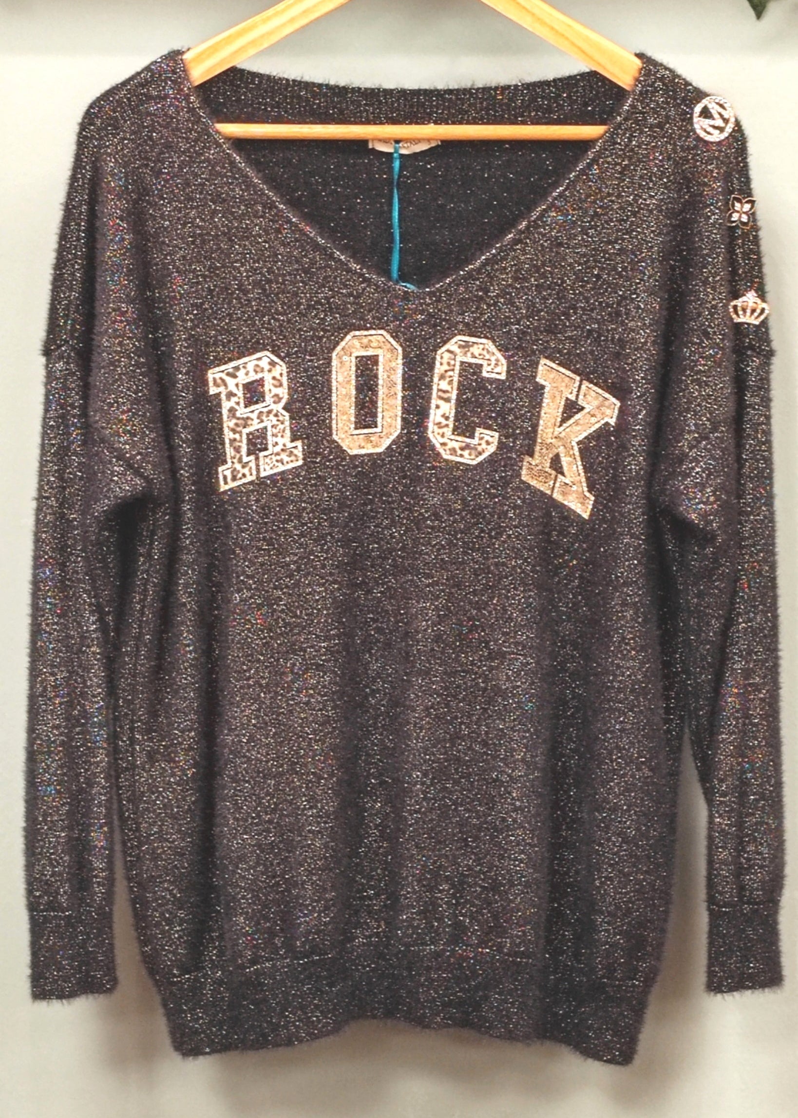 Pull brillant noir motif ROCK Vogue N°8