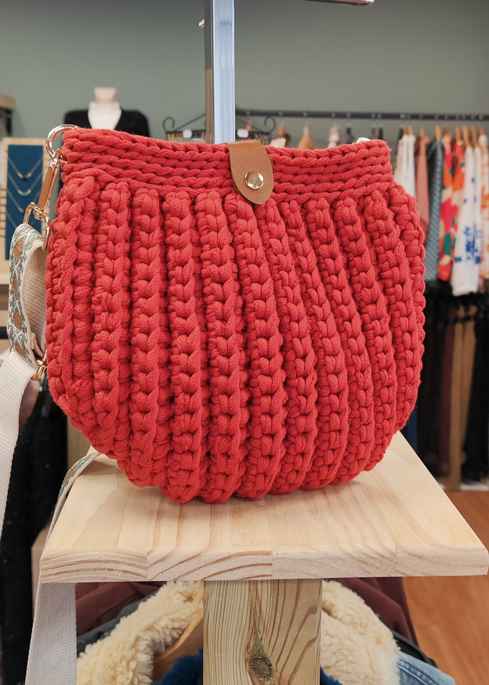 Sac à main au crochet Rouge Vogue N°8