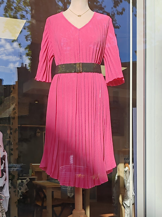 Short sleeve pleated dress for summer