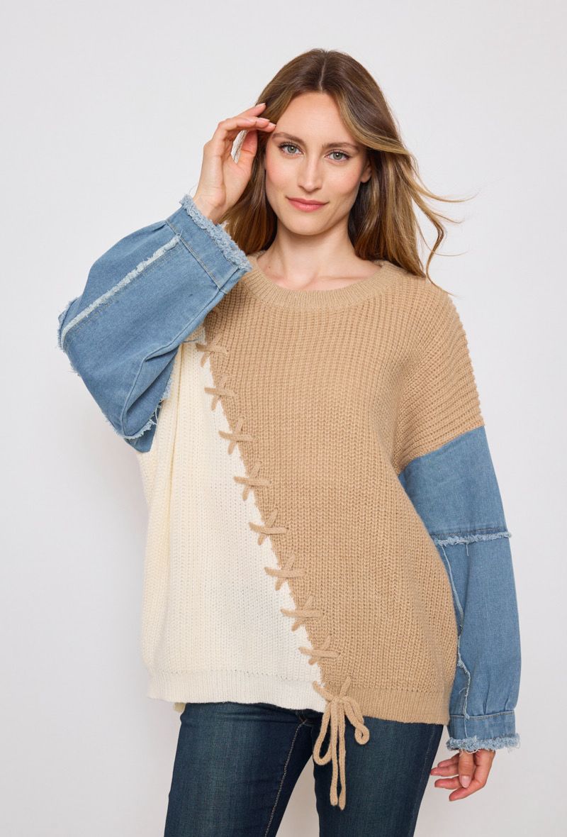 Pull en maille bi-colore avec manches en denim